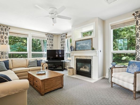 7 Bonnie Ln, Kingston MA 02364