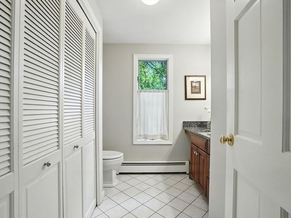 7 Bonnie Ln, Kingston MA 02364