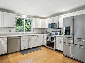 7 Bonnie Ln, Kingston MA 02364