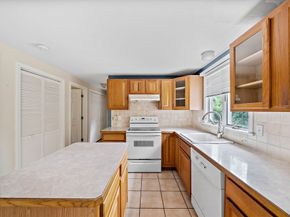 982 Point Rd, Marion MA 02738