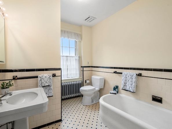 33 Wellington Lane, Belmont MA 02478