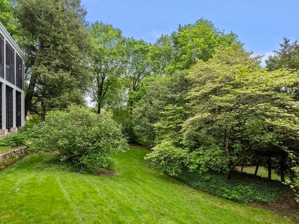 33 Wellington Lane, Belmont MA 02478