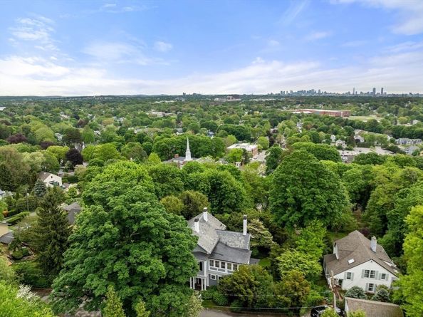 33 Wellington Lane, Belmont MA 02478