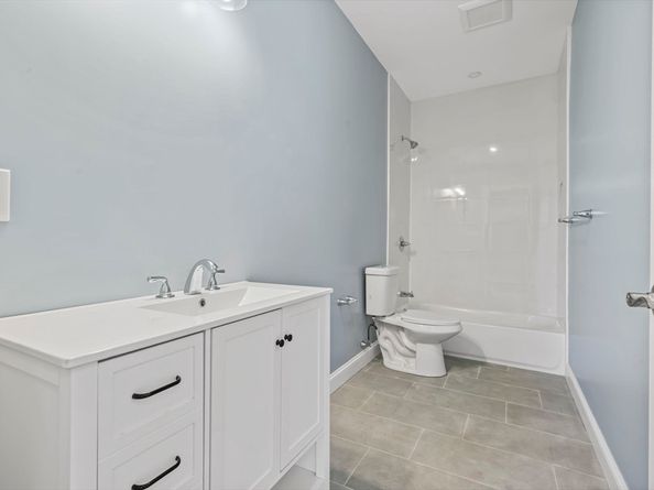 27-29 Camp St, Worcester MA 01603