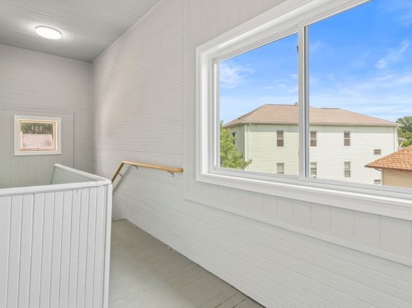 27-29 Camp St, Worcester MA 01603
