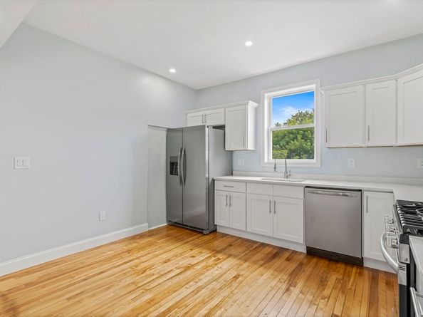 27-29 Camp St, Worcester MA 01603