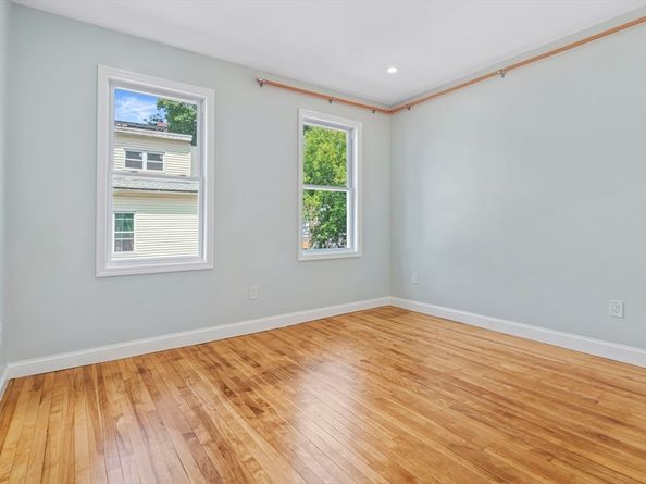 27-29 Camp St, Worcester MA 01603