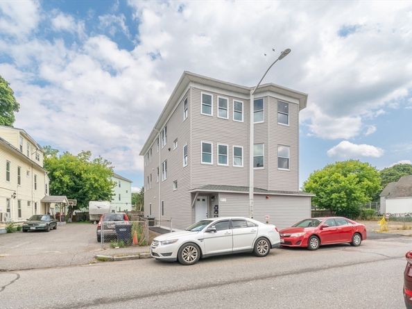 27-29 Camp St, Worcester MA 01603