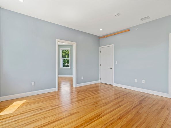 27-29 Camp St, Worcester MA 01603