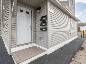 27-29 Camp St, Worcester MA 01603