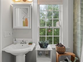 15 High Street D, Rockport MA 01966