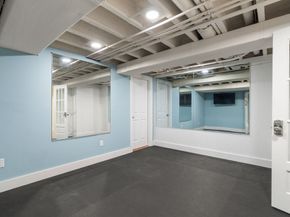 78 Hunnewell St, Wellesley MA 02481