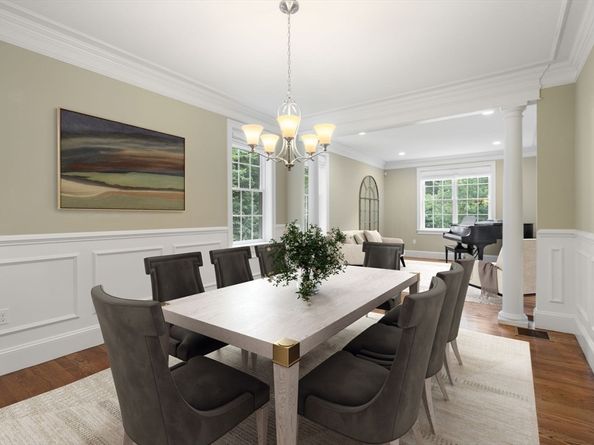 78 Hunnewell St, Wellesley MA 02481