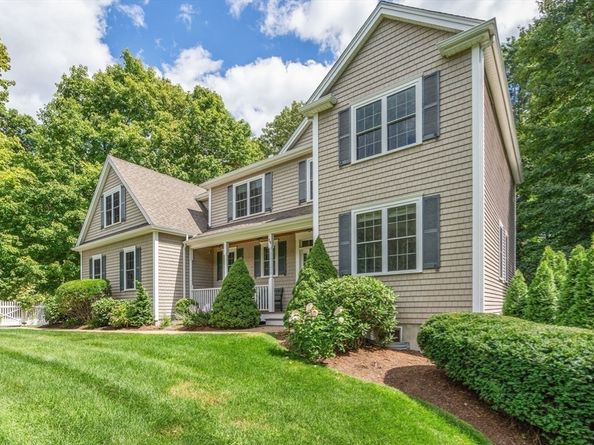 78 Hunnewell St, Wellesley MA 02481
