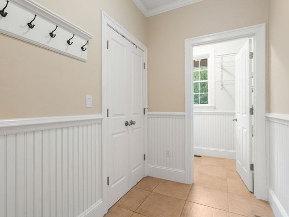 78 Hunnewell St, Wellesley MA 02481