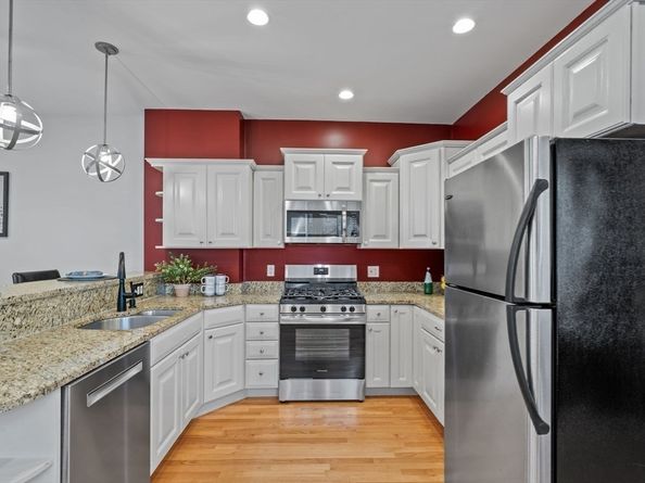 127 Cottage St 1, Boston MA 02128