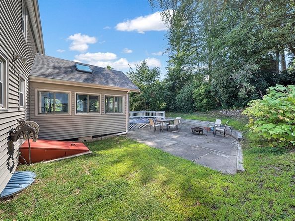 111 Greensboro Rd, Dedham MA 02026