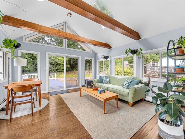 111 Greensboro Rd, Dedham MA 02026