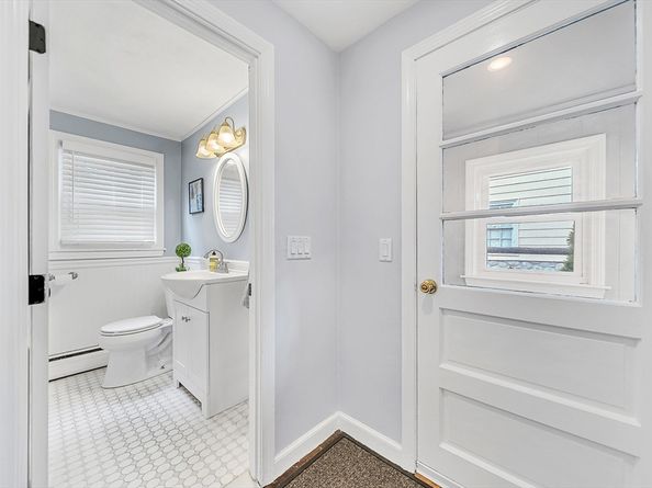 111 Greensboro Rd, Dedham MA 02026