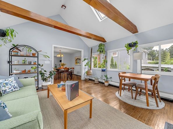 111 Greensboro Rd, Dedham MA 02026