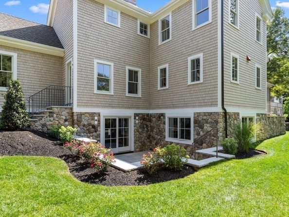 6 Revolutionary Road, Lexington MA 02421