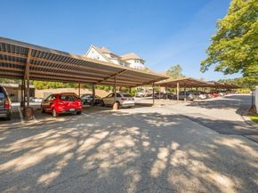 20 Hammond Pond Pkwy 18, Newton MA 02467