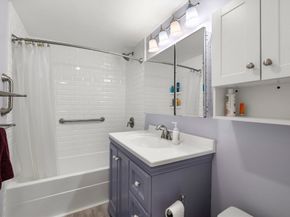20 Hammond Pond Pkwy 18, Newton MA 02467