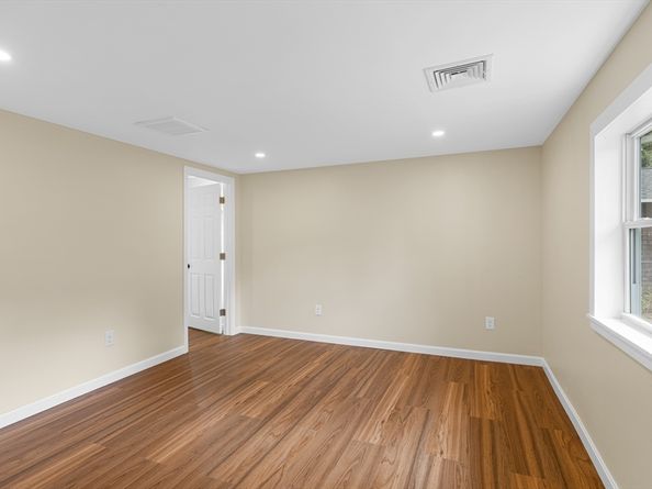 9 Terrace Way, Middleboro MA 02346