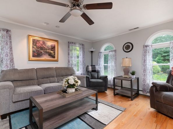 40 Pleasant Street, Carver MA 02330