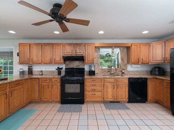 40 Pleasant Street, Carver MA 02330