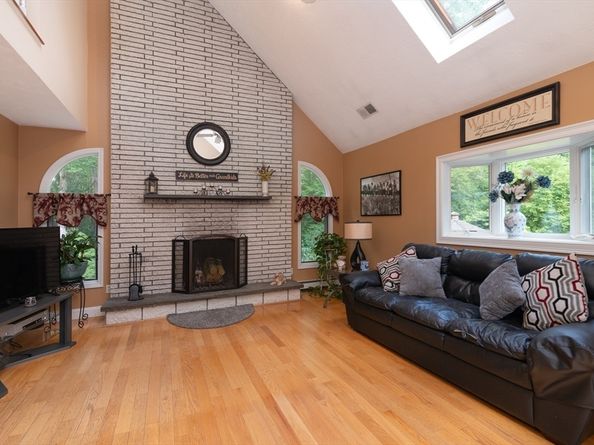 40 Pleasant Street, Carver MA 02330