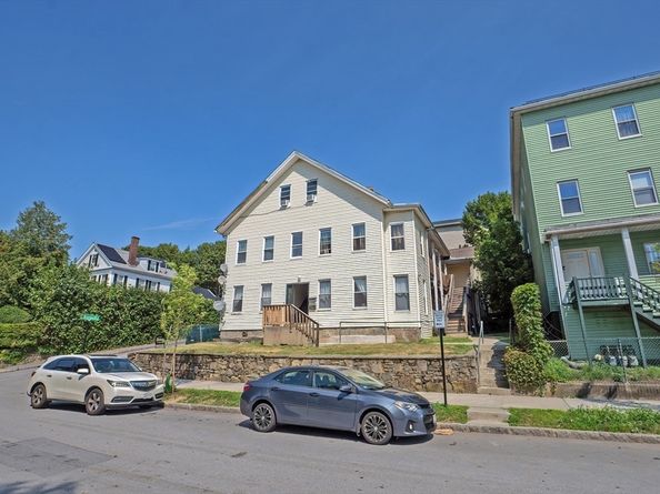 19 Elizabeth St, Worcester MA 01605