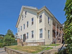 19 Elizabeth St, Worcester MA 01605