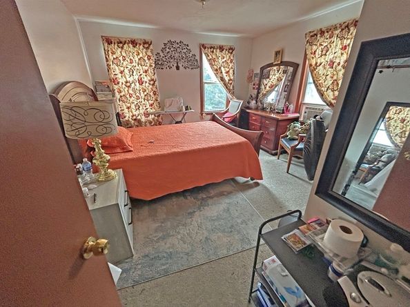 19 Elizabeth St, Worcester MA 01605