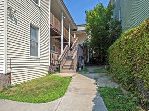 19 Elizabeth St, Worcester MA 01605