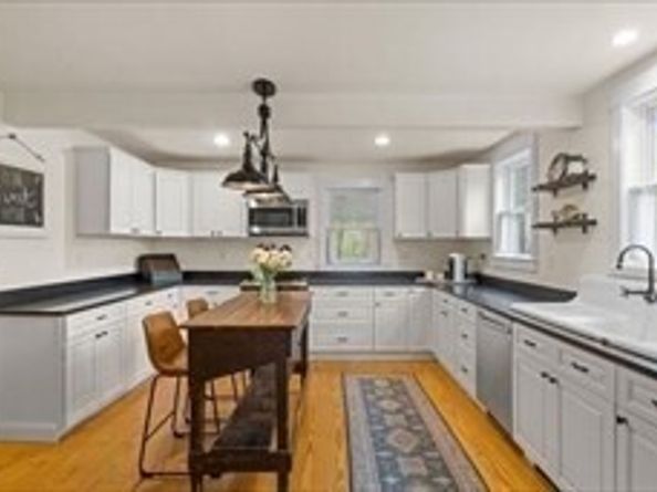 44 Prospect Rd, Plympton MA 02367