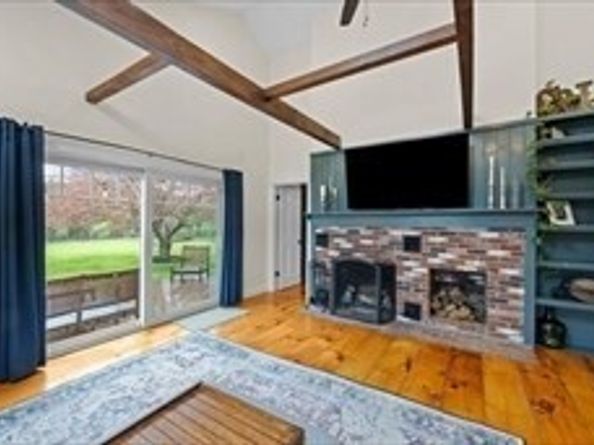 44 Prospect Rd, Plympton MA 02367