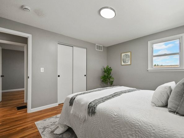 22 Michigan Dr, Hudson MA 01749