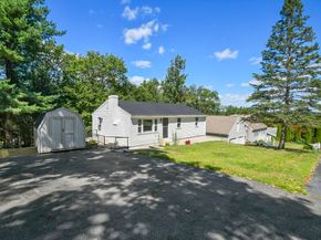 22 Michigan Dr, Hudson MA 01749
