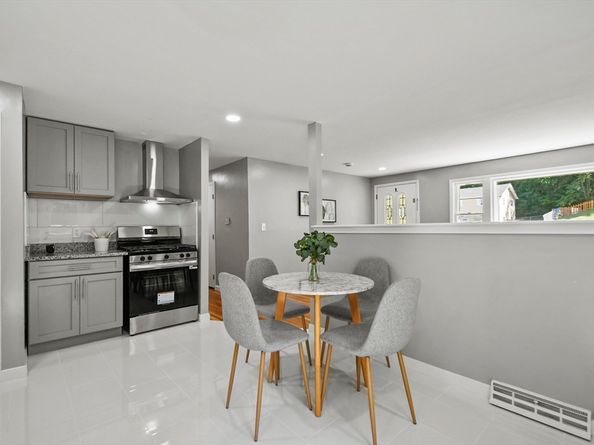 22 Michigan Dr, Hudson MA 01749