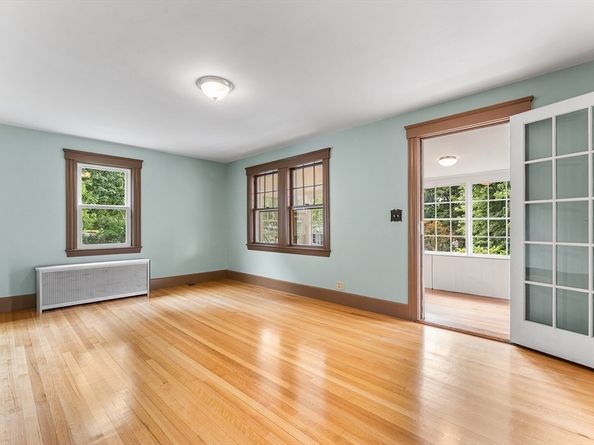 11 Harvard Ave, Shrewsbury MA 01545