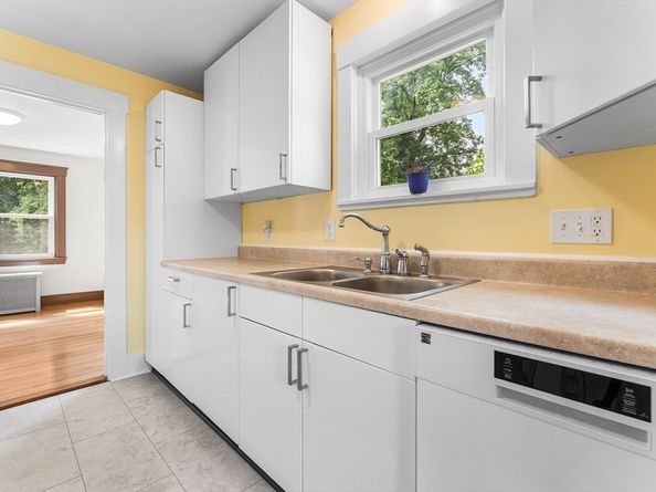 11 Harvard Ave, Shrewsbury MA 01545