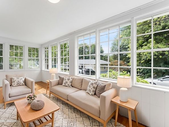 11 Harvard Ave, Shrewsbury MA 01545