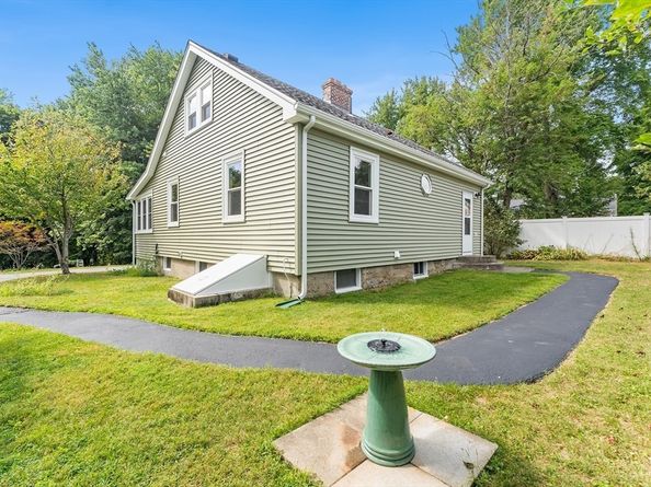 11 Harvard Ave, Shrewsbury MA 01545
