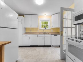 11 Harvard Ave, Shrewsbury MA 01545