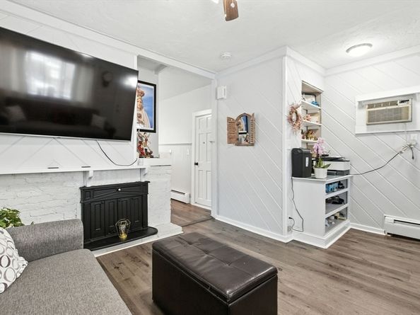 11 Clinton St, Lynn MA 01902