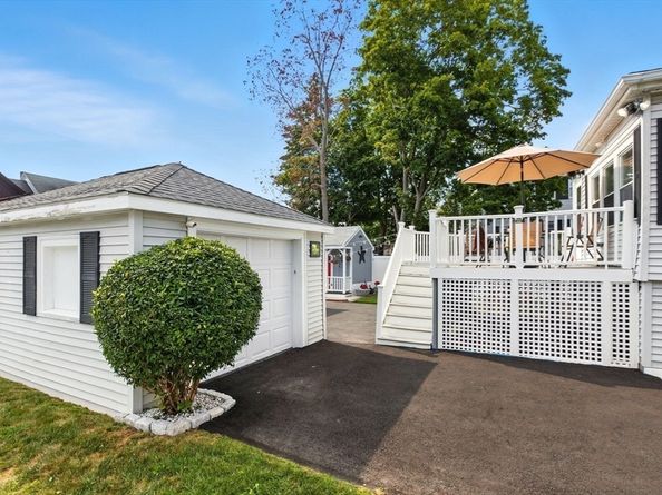 11 Clinton St, Lynn MA 01902