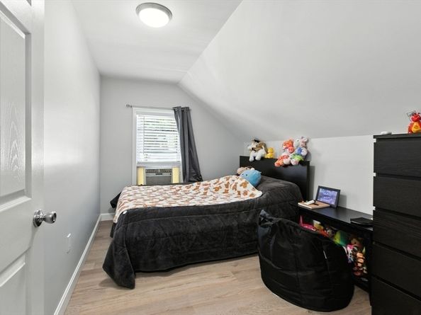11 Clinton St, Lynn MA 01902