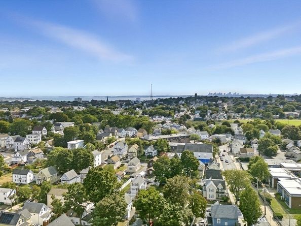 11 Clinton St, Lynn MA 01902