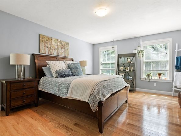 122 Carlisle Rd, Westford MA 01886